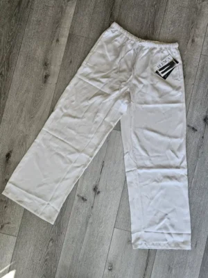 MONO DE MUJER MN109