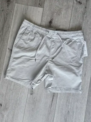 SHORT SHT340