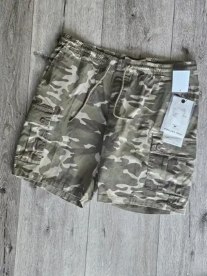 SHORT SHT342