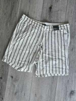 SHORT SHT346