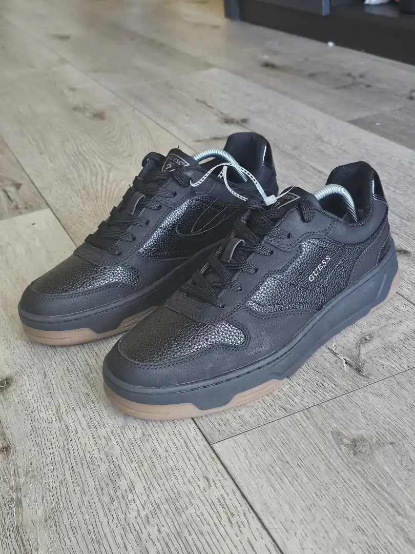 TENIS GUESS TN199