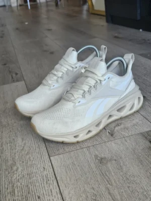 TENIS REEBOK TN198