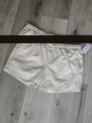 SHORT SHT354