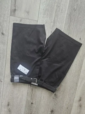 SHORT SHT358