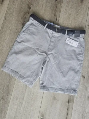 SHORT SHT364
