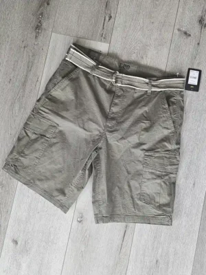 SHORT SHT368